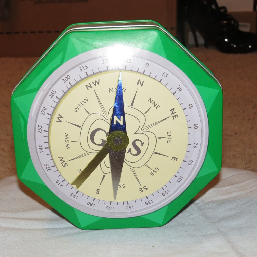 Girl Scout Tin 8-sided - Picture 4 of 4